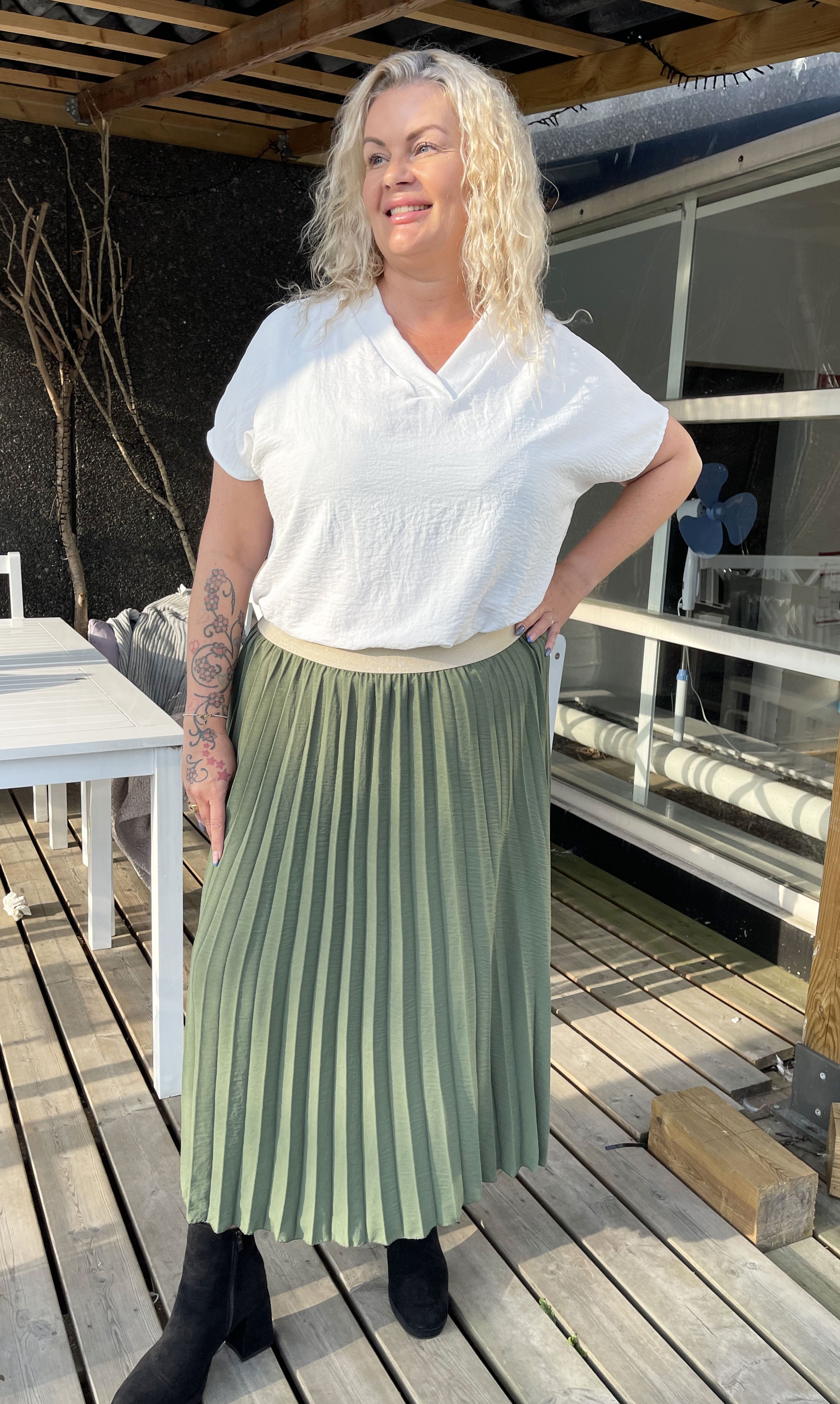 Mirjana - Lång plisserad kjol i stora storlekar